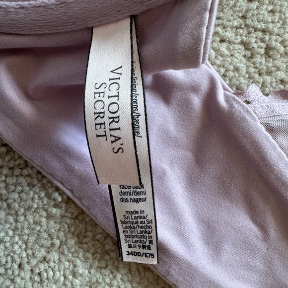 Purple/Lilac Victoria Secret Bra size 34DD - Picture 4 of 4
